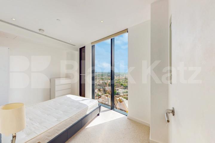 37th floor with stunning views of the cityscape & 24 Hr. Concierge Strata, Walworth Road, Elephant and Castle
